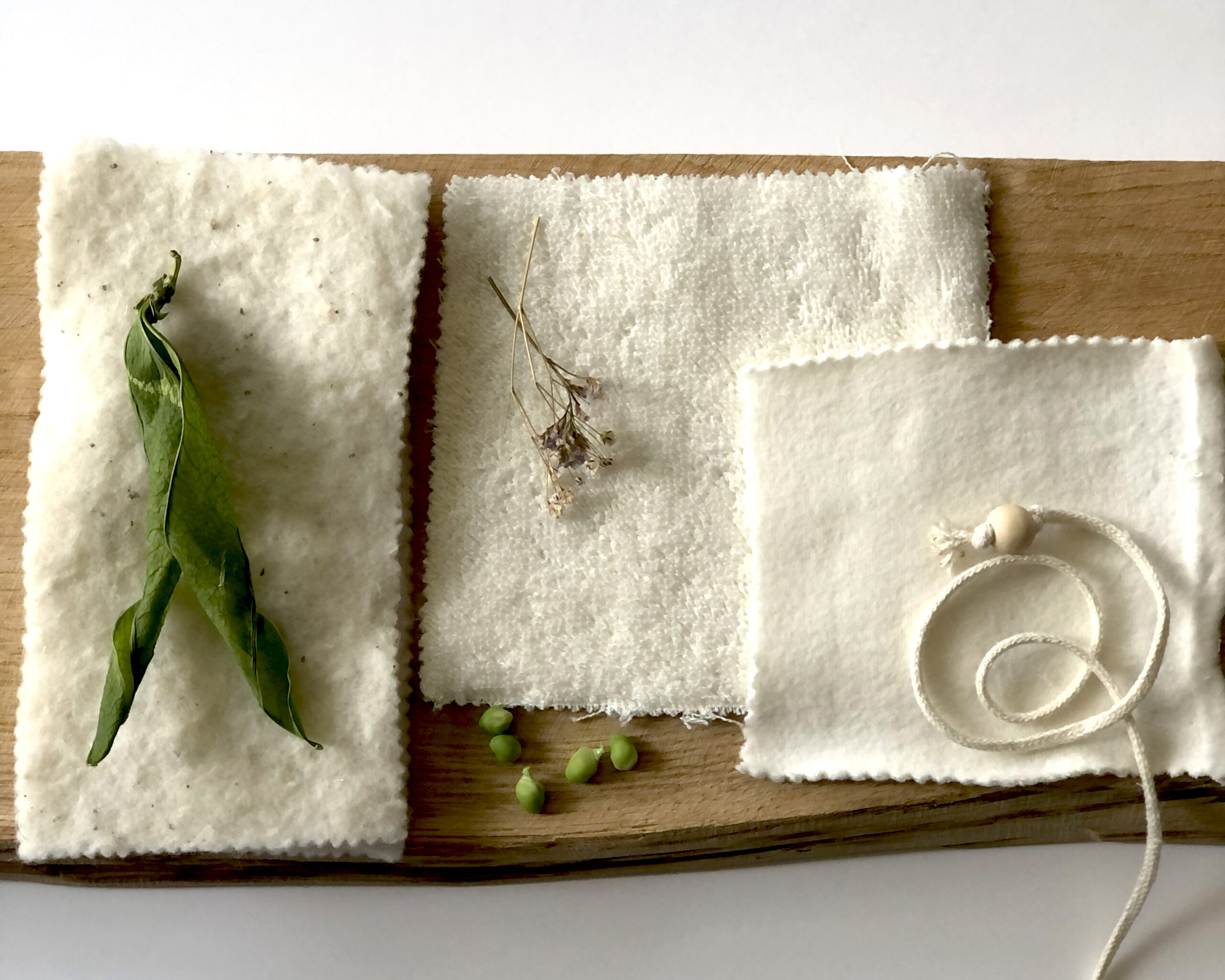 Ecotextilenaturalwithpeas